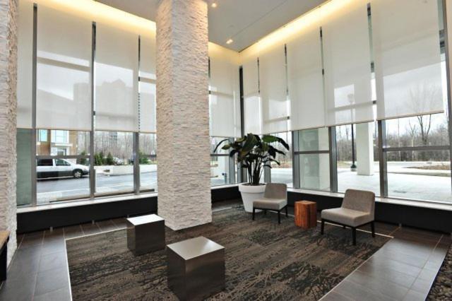 Square One Fully Furnished Suite Mississauga Exteriér fotografie