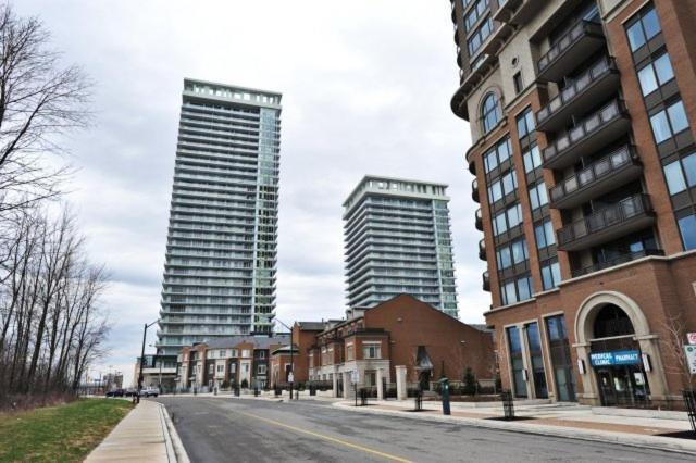 Square One Fully Furnished Suite Mississauga Exteriér fotografie