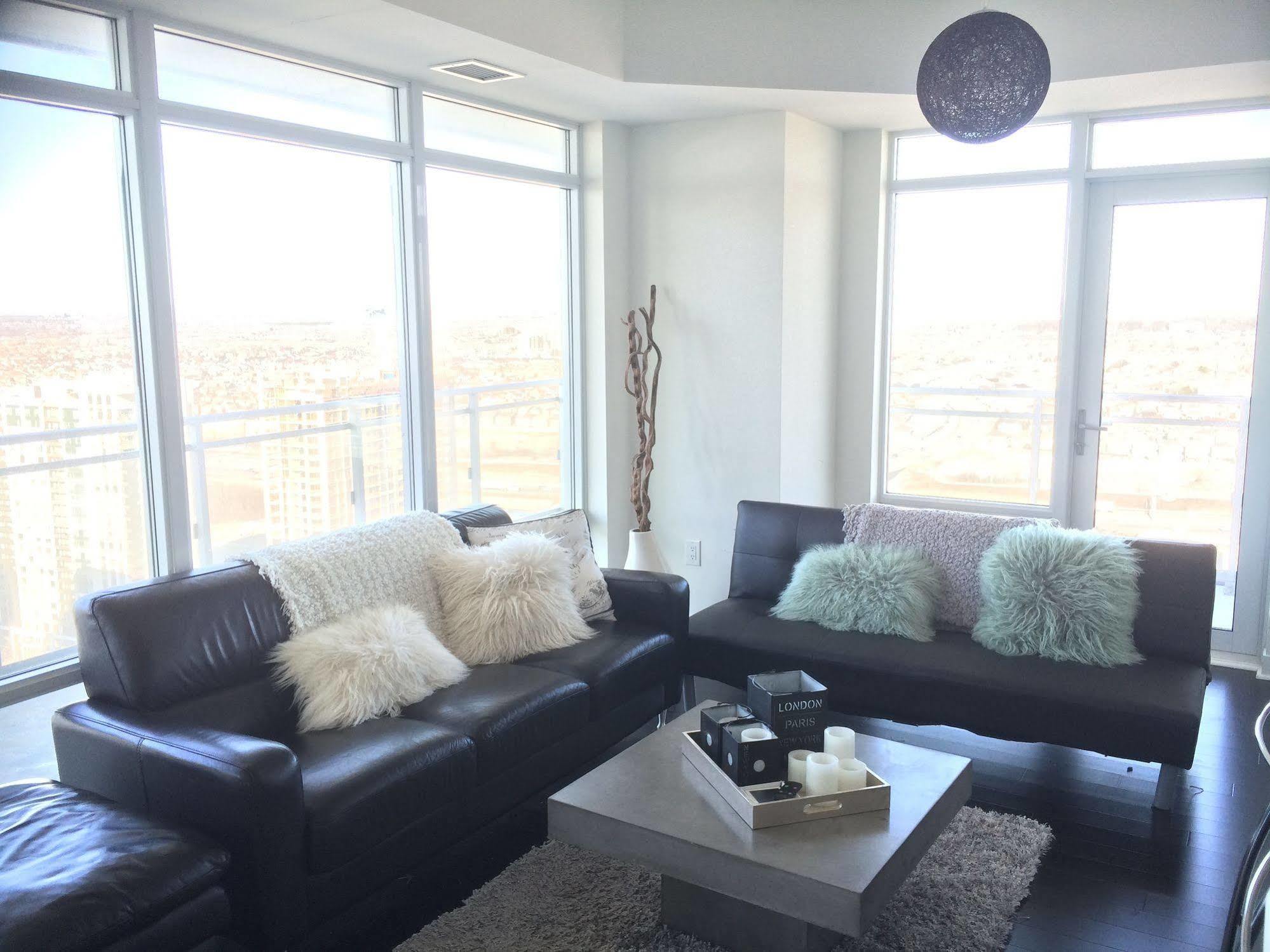 Square One Fully Furnished Suite Mississauga Exteriér fotografie